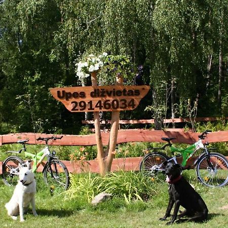 Nature Retreat "Upes Dizvietas" Krāslava Eksteriør billede